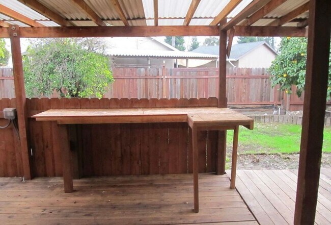Building Photo - Super Cute 3/2 Rancho Cordova Home!! **Ple...