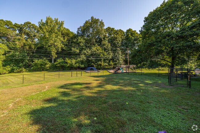 Parque para perros - Village Crest Apartments