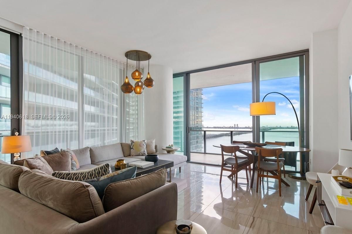 Foto del edificio - 480 NE 31st St