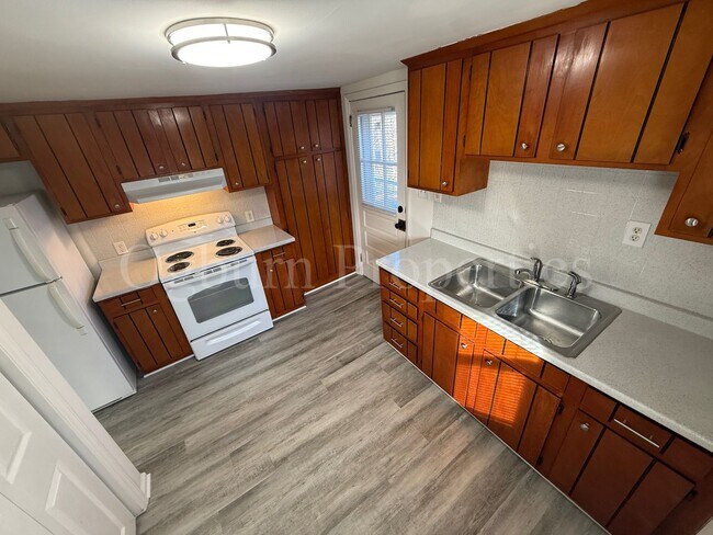 Foto del edificio - 1605 Harrison Ave