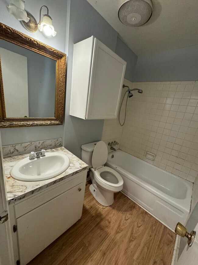 Foto del edificio - Beautiful 4 Bedroom Southern Hills Home