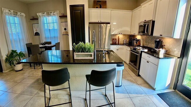 Foto del edificio - 214 Club Crest Ln