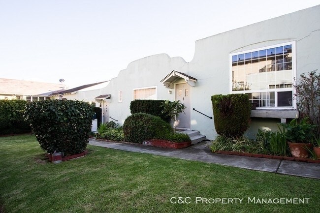 Building Photo - 359 Larkin St