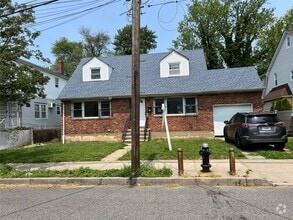 Building Photo - 160-26 119th Dr