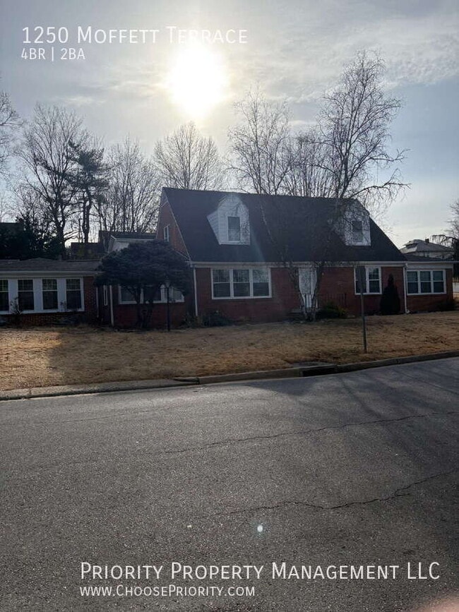 Building Photo - 1250 Moffett Terrace