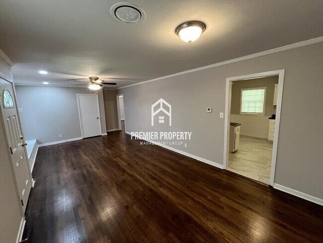 Foto del edificio - 4837 Knight Arnold Rd