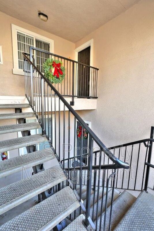 Building Photo - 885 Halidon Way