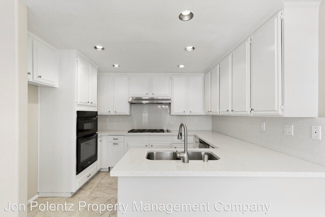 Building Photo - 2 br, 2 bath House - 3700 Daffodil Ave. #73