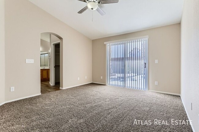 Building Photo - 712 Canyon Country Cir