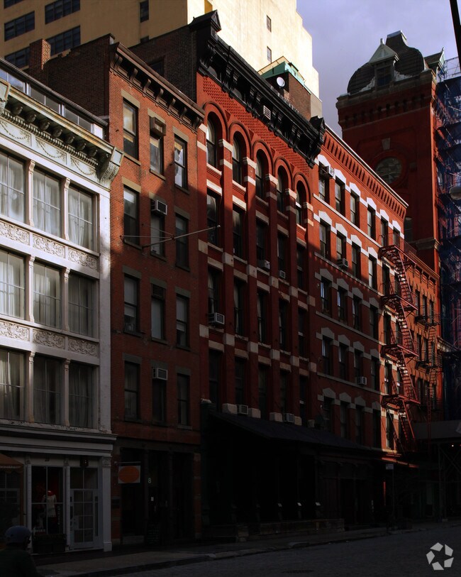 Building Photo - 14 Harrison St