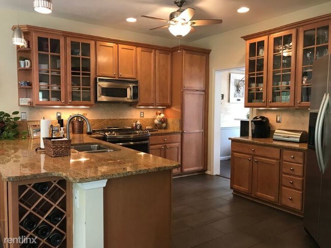 Building Photo - 5 br, 3 bath House - 2552 Lotus Creek Drive