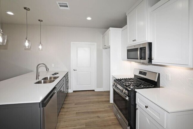 Foto del edificio - 4707 Carmel Ave