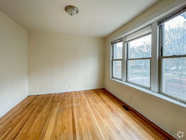 Building Photo - 5103 N Winchester Ave