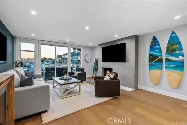 Foto del edificio - 16443 Harbour Ln