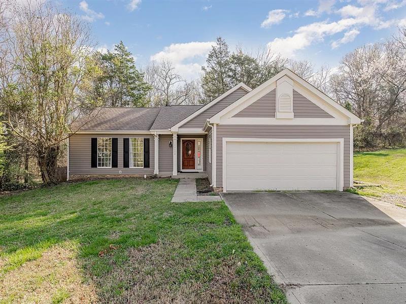 11100 Deerpath Ct, Charlotte, NC 28262 House Rental in Charlotte, NC