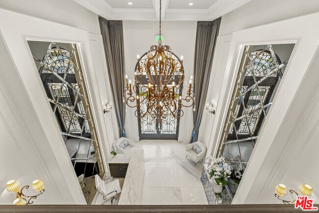 Foto del edificio - 1825 Pandora Ave