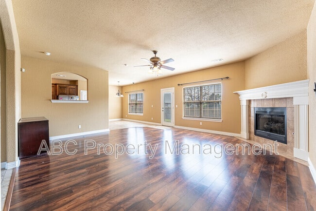 Building Photo - 126 S Angus Ln