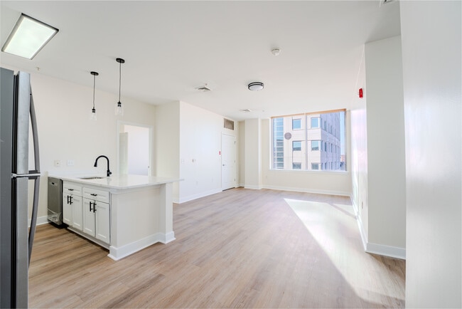 Building Photo - 333 State Street