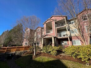 Building Photo - 10664 NE Holly St
