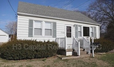 Building Photo - 711 N 28th St