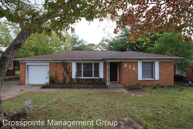Building Photo - 3 br, 2 bath House - 812 S Palmer
