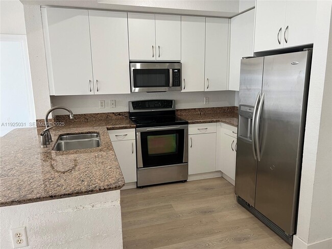 Foto del edificio - 1830 Radius Dr