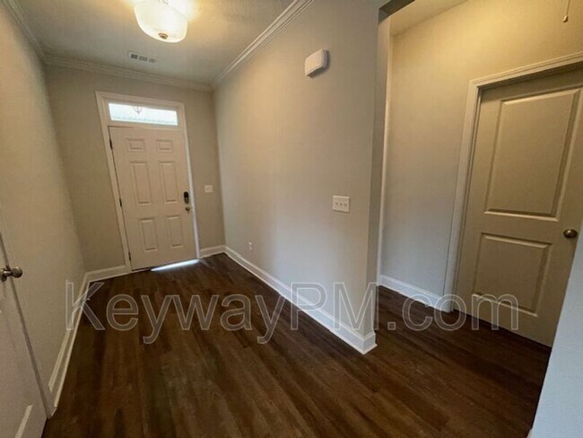 Foto del edificio - 728 Tree Top Trl