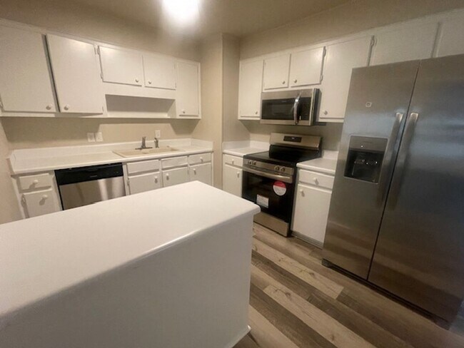 Foto del edificio - 504 Merrymont Dr