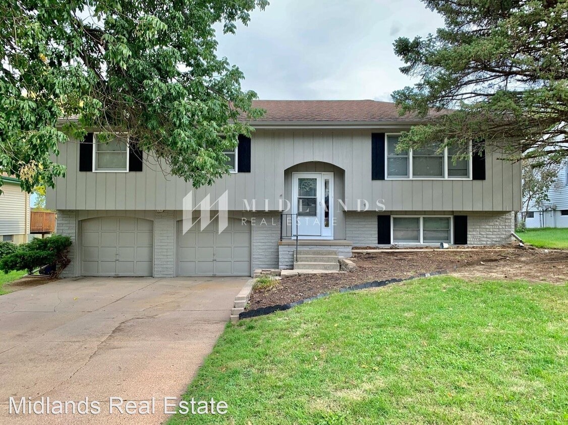 Primary Photo - 4 br, 2.5 bath House - 3718 JoAnn Ave