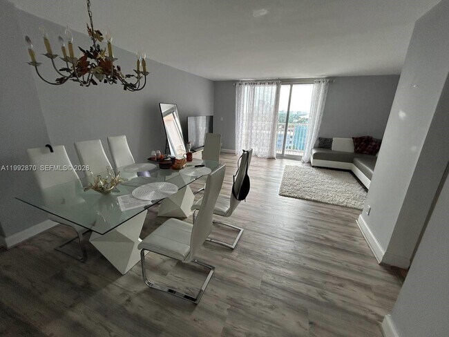 Foto del edificio - 3161 S Ocean Dr