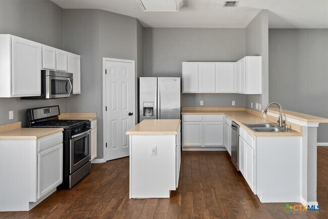 Building Photo - 403 Thunderstorm Ave