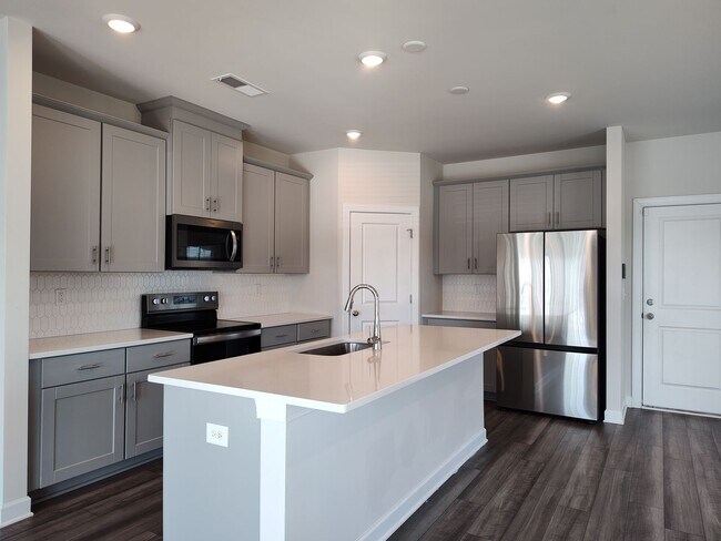 Foto del edificio - Beautiful 3 bedroom, 2.5 bathroom townhome in Belterra!