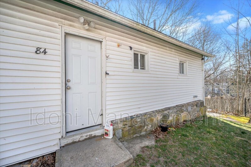 8284 6th St, Norwich, CT 06360 Condo for Rent in Norwich, CT