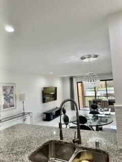 Foto del edificio - 4657 Fountains Dr S