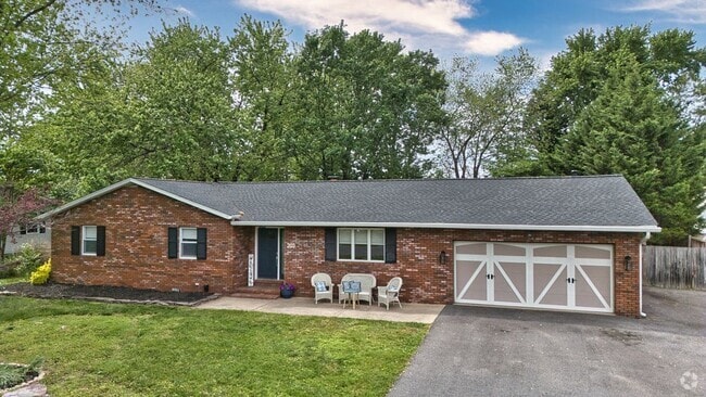 Building Photo - 203 Anchor Ln