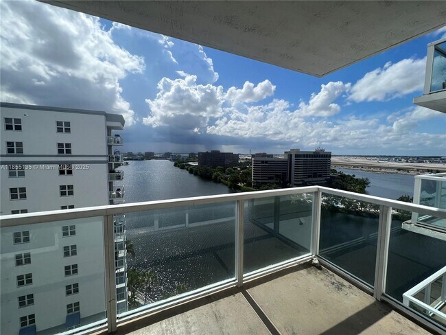 Foto del edificio - 5077 NW 7th St