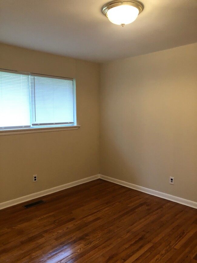 Building Photo - 4522 Tomben Ln