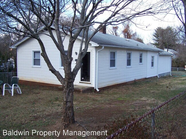 Foto del edificio - 3 br, 2 bath House - 847 GOLDFLOSS STREET