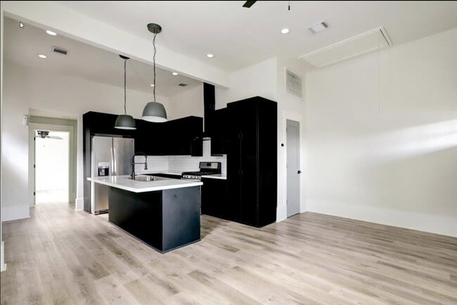 Foto del edificio - 5514 Barremore St