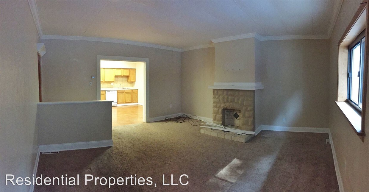 Building Photo - 717 Evergreen Rd