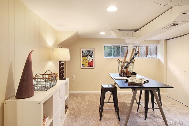 Foto del edificio - 739 N 165th St
