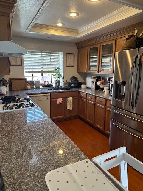 Recent picture of well maintained kitchen - 21616 Laurelrim Dr Apartment