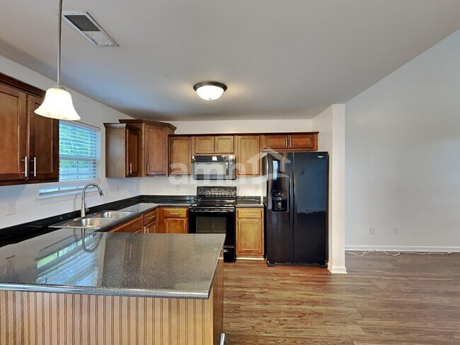Building Photo - 484 Albion Cir