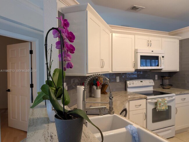 Foto del edificio - 4153 Sapphire Terrace