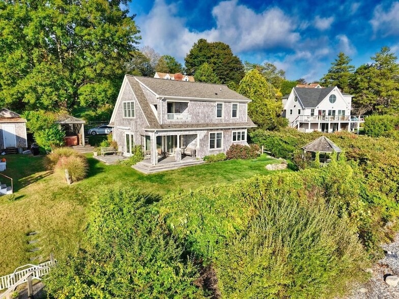 Foto principal - 73 Bayside Ave