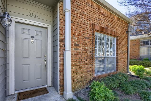 Foto del edificio - 12680 Hillcrest Rd