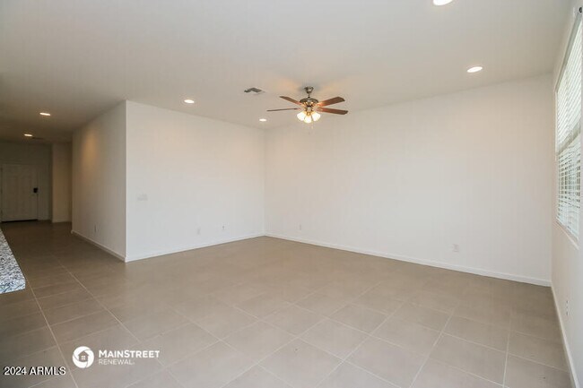 Building Photo - 4355 E Gallop Trail