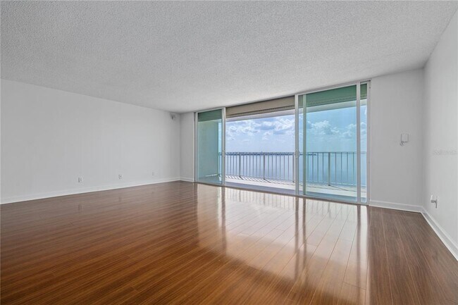Foto del edificio - 2611 Bayshore Blvd
