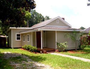 Foto principal - Charming 3BR/1BA Zephyrhills Home