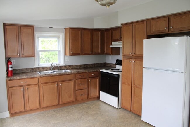 Building Photo - 246 W Main St, 2nd Fl, Dallastown PA 17313